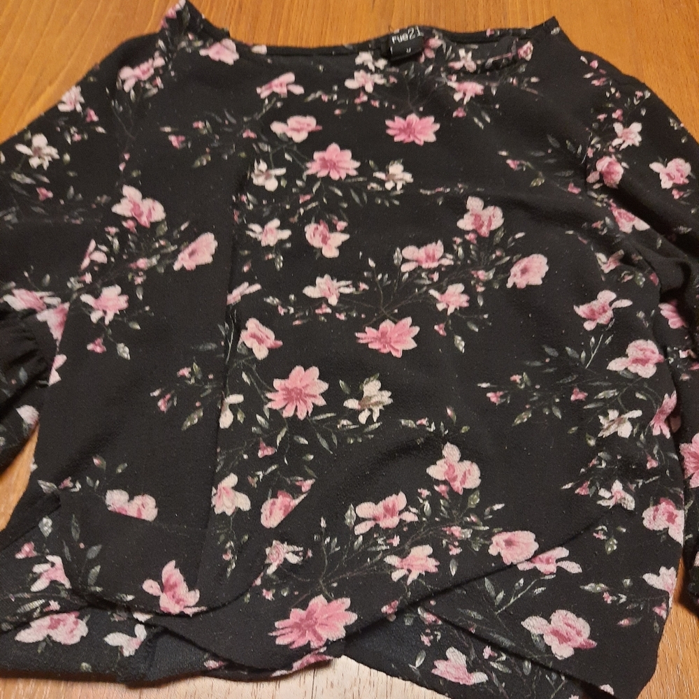 FLORAL Top with Bell Sleeves